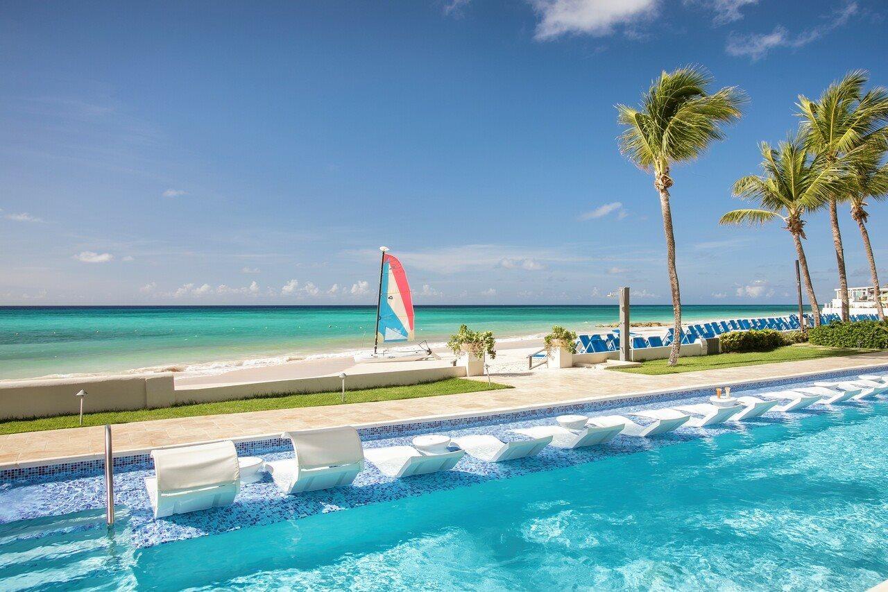 Ocean Two Resort - Breakfast Included By Ocean Hotels Saint Lawrence Gap Екстериор снимка
